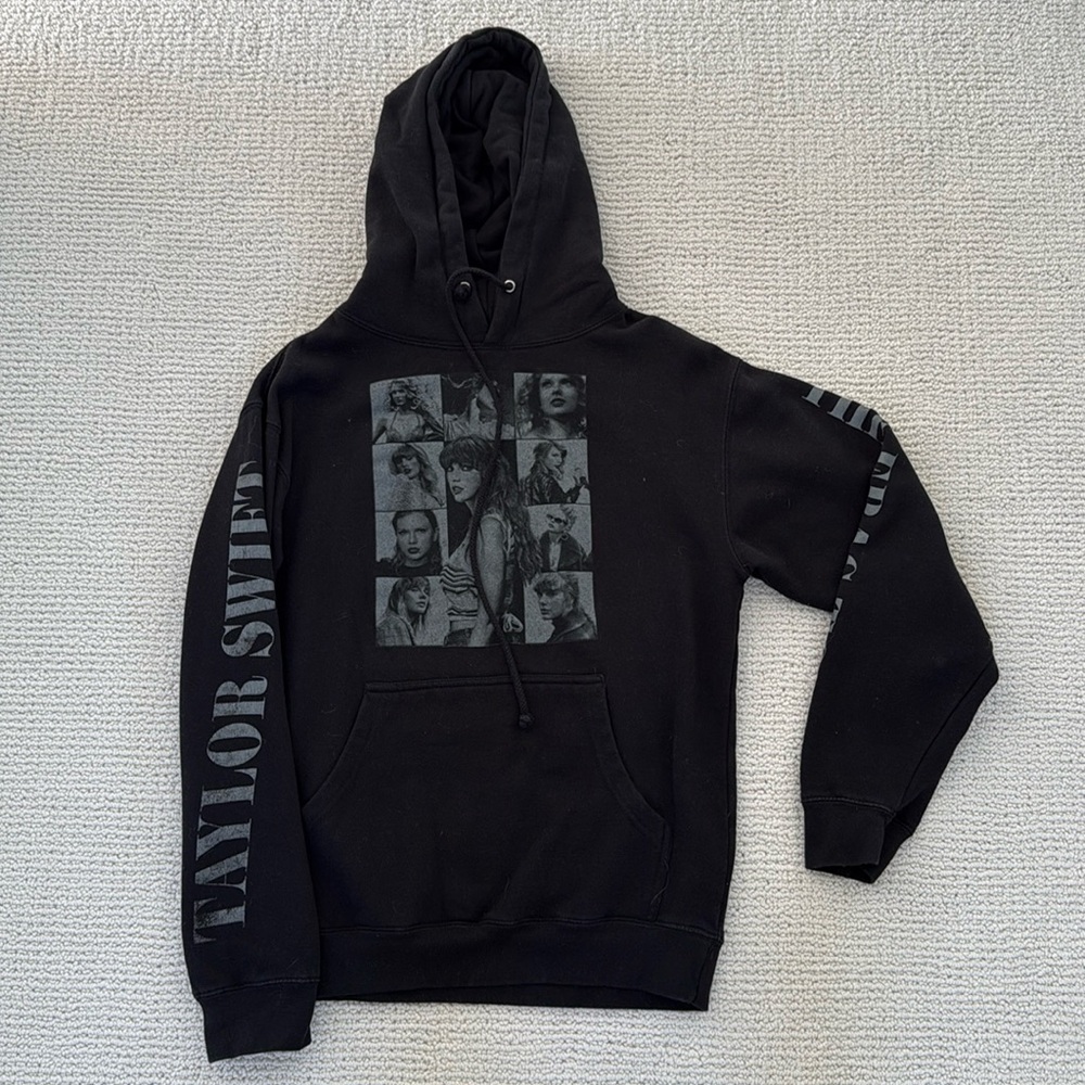 Taylor Swift Eras Tour Exclusive US Dates Hoodie Black Swiftie Small